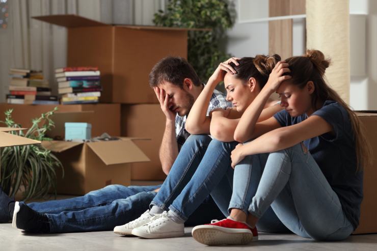 persone disperate per via di uno sfratto