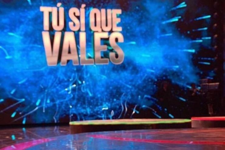 una foto dello sfondo del set di tu si que vales