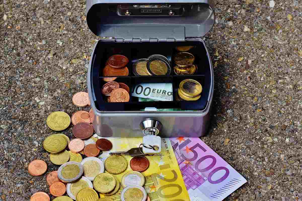 cassetta monete banconote euro