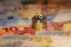 pensionati banconote euro monete