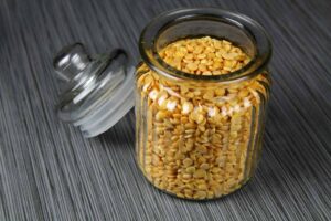 Barattolo di vetro con lenticchie