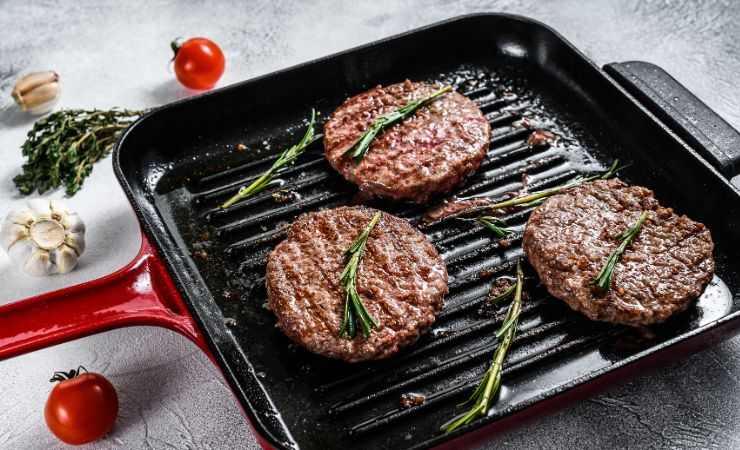 hamburger cotti su griglia