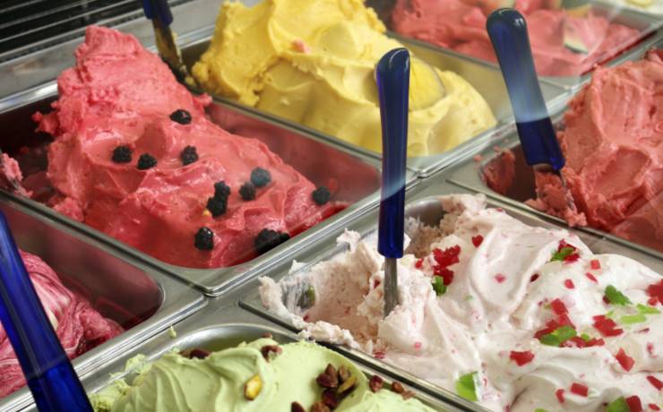 gelato dentro alle vaschette