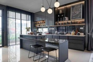 una foto di una bella cucina moderna nera