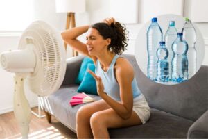 una persona davanti al ventilatore e nel riquadro le bottiglie