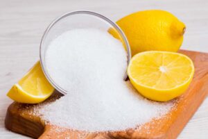 limone e polvere di acido citrico